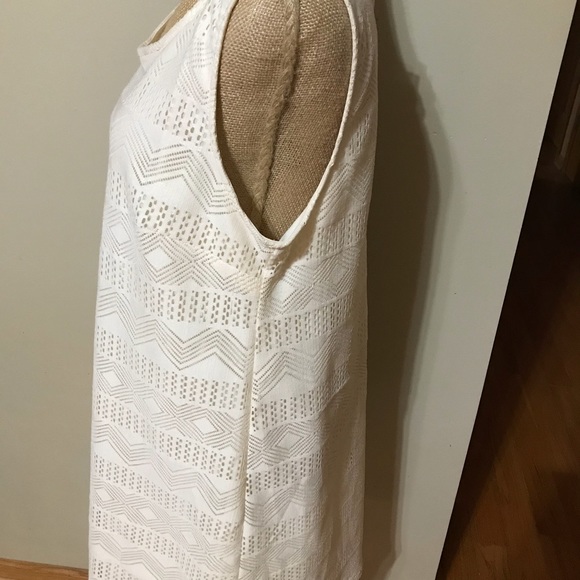 Geometric lace dress - Picture 5 of 5